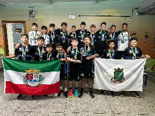 Meninos de Brusque levantam troféu no Sulbrasileiro