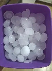 (VÍDEO) Tamanho das pedras de granizo chama atenção