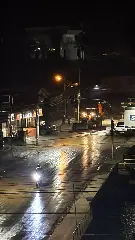 Equipe de Obras consertar buraco em que caminhão caiu